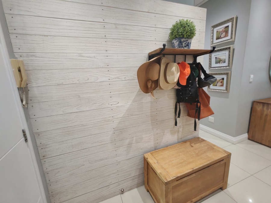 1 Bedroom Property for Sale in Summerstrand Eastern Cape